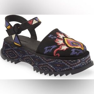 FARM Rio Black Multicolor Embroidered Sandals